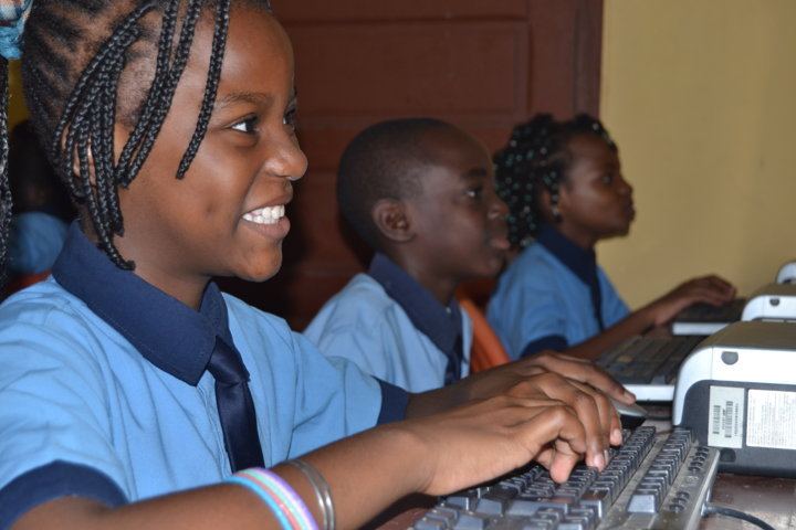 Élèves en activité : informatique
